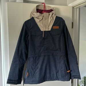 Oakley women’s 15k ski/snowboarding jacket.